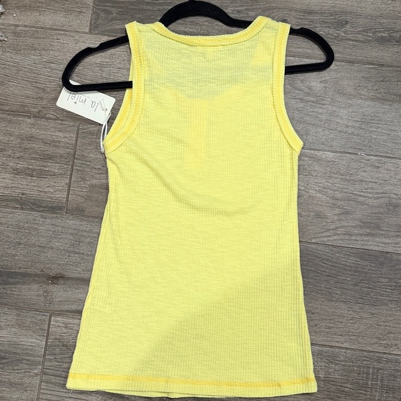 NWT LA MIEL Light Yellow Ribbed Buttoned Tank Top - Picture 3 of 3